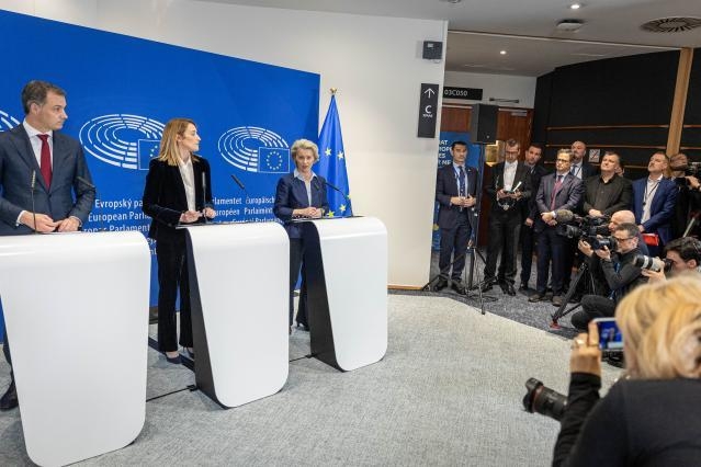 Το Σύμφωνο για τη Μετανάστευση και το Άσυλο γίνεται πραγματικότητα