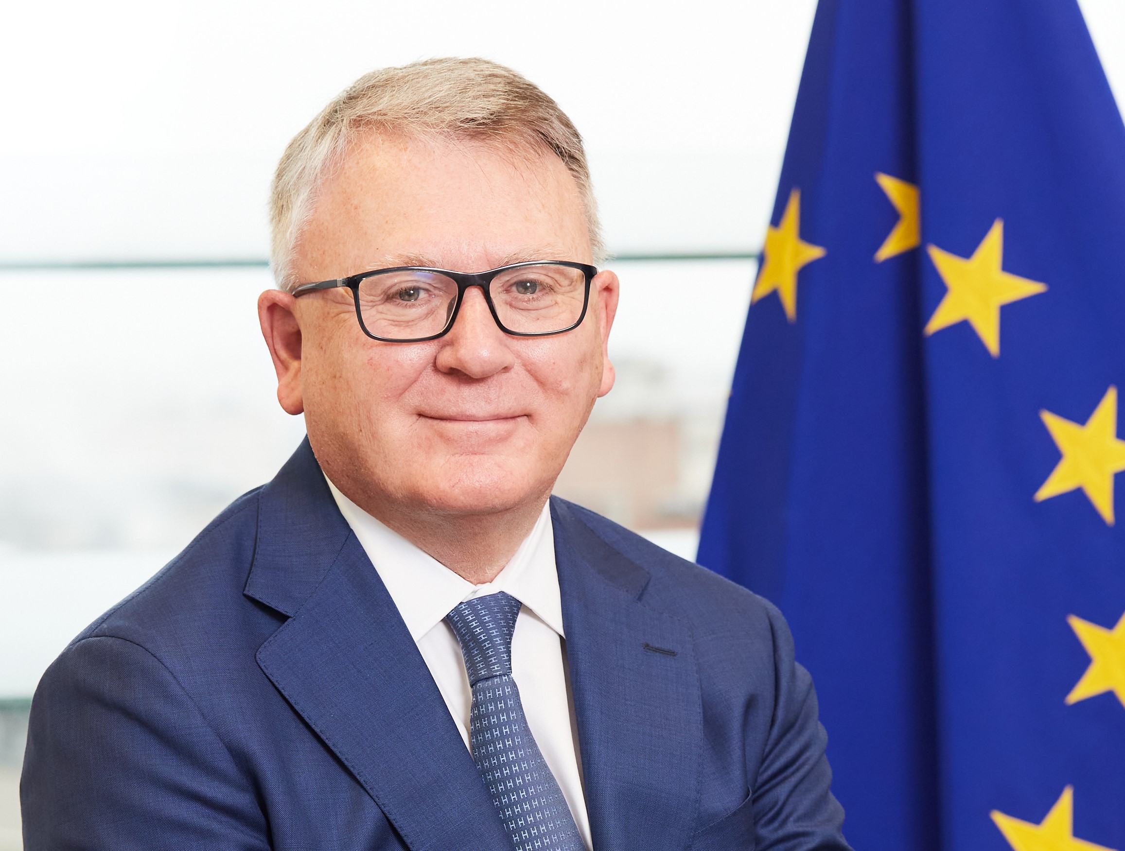 Δήλωση του Επιτρόπου Σμιτ ενόψει της Eργατικής Πρωτομαγιάς