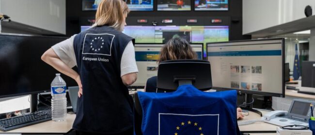 Παιδιά μεταφέρονται από την Αίγυπτο στην Ισπανία στο πλαίσιο της πρώτης επιχείρησης της ΕΕ για την ιατρική διακομιδή Παλαιστινίων