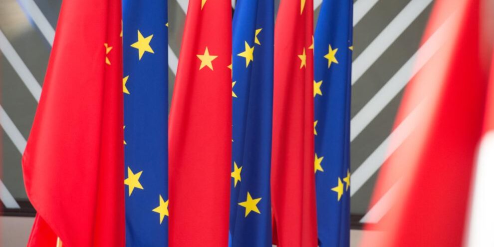 Η Επιτροπή επιβάλλει προσωρινούς αντισταθμιστικούς δασμούς στα εισαγόμενα από την Κίνα ηλεκτρικά οχήματα με συσσωρευτή, ενώ συνεχίζονται οι συζητήσεις με την Κίνα