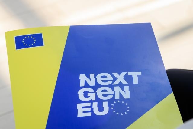 Η Επιτροπή εκταμιεύει την τέταρτη πληρωμή δανείων ύψους 2,3 δισ. ευρώ προς την Ελλάδα στο πλαίσιο του Μηχανισμού Ανάκαμψης και Ανθεκτικότητας