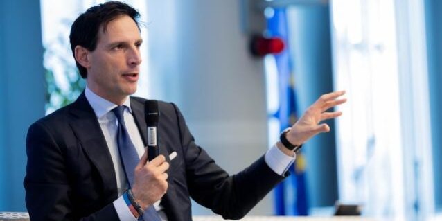 O Επίτροπος Χούκστρα στην Ισπανία για συζητήσεις σχετικά με τη δράση για το κλίμα και την ανταγωνιστικότητα