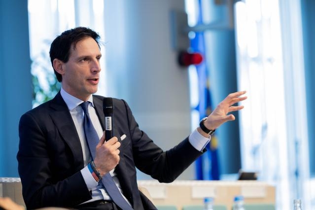 O Επίτροπος Χούκστρα στην Ισπανία για συζητήσεις σχετικά με τη δράση για το κλίμα και την ανταγωνιστικότητα